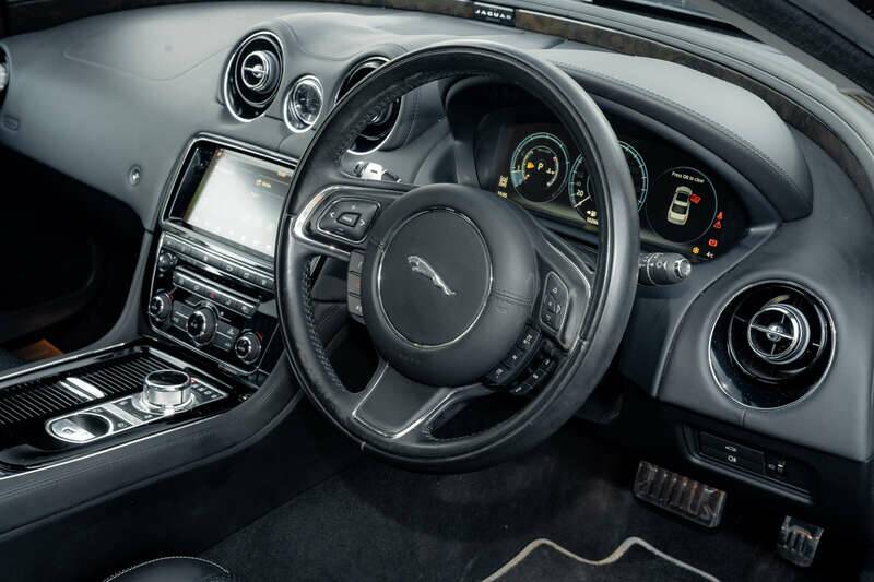Bild 31/50 von Jaguar XJ 3.0 (2019)