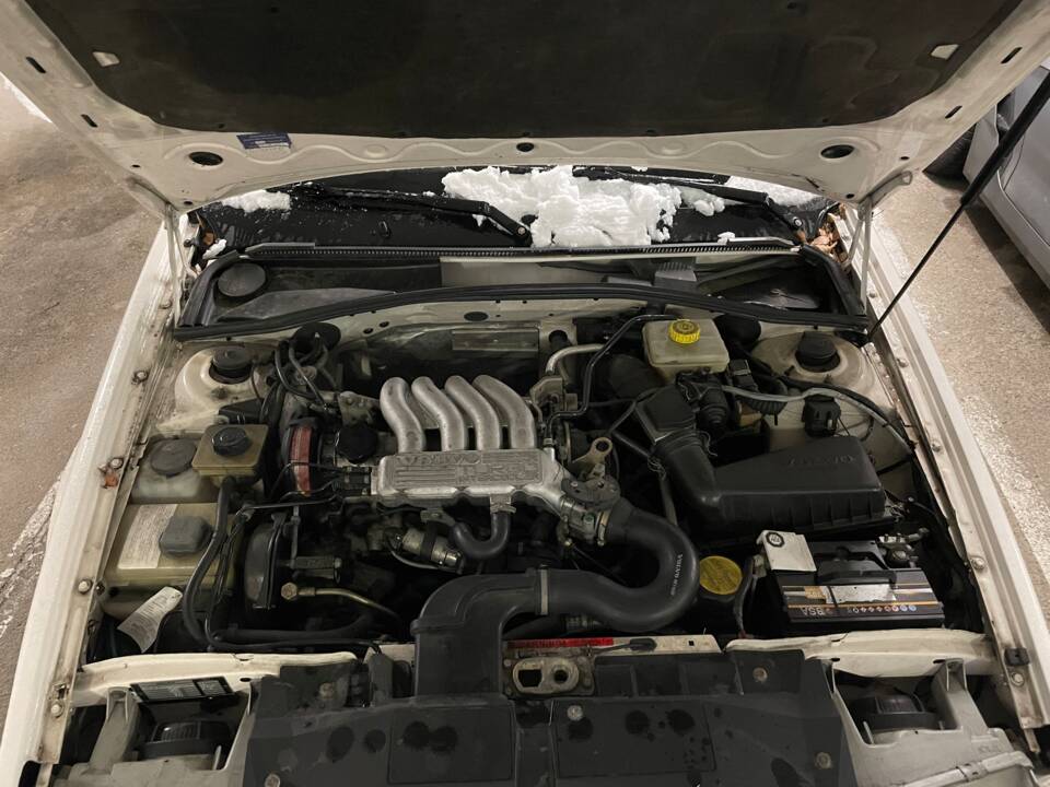 Imagen 3/4 de Volvo 440 Turbo (1994)