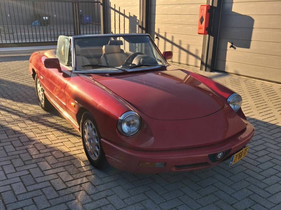 Bild 4/7 von Alfa Romeo 2.0 Spider (1991)