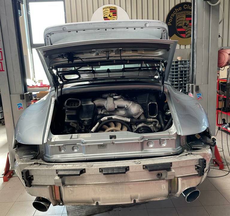 Immagine 28/34 di Porsche 911 Carrera (1996)