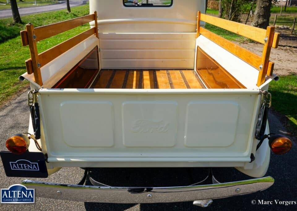 Bild 30/31 von Ford Pickup (1946)
