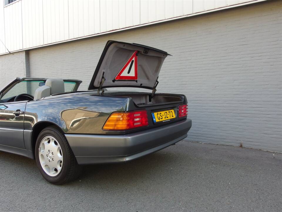 Image 77/96 of Mercedes-Benz 300 SL (1992)