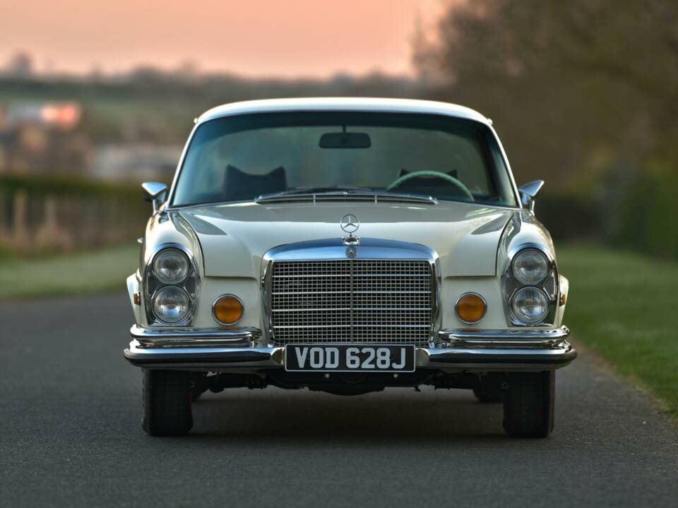 Image 4/50 of Mercedes-Benz 280 SE 3,5 (1971)