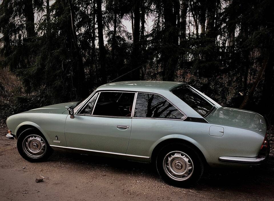 Image 3/7 of Peugeot 504 V6 Coupe (1979)