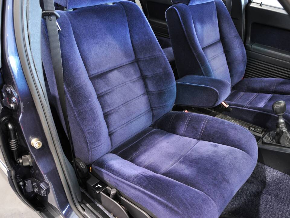 Image 24/26 of Alfa Romeo 164 2.0 Super V6 (1993)