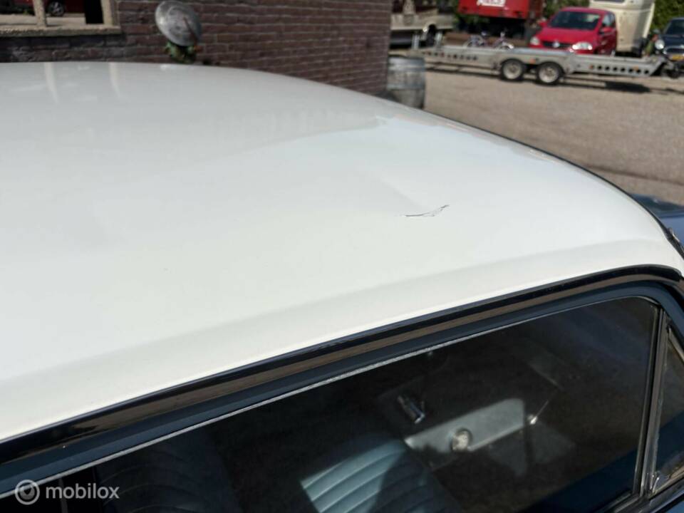 Image 33/49 of Oldsmobile F-85 Jetfire (1962)