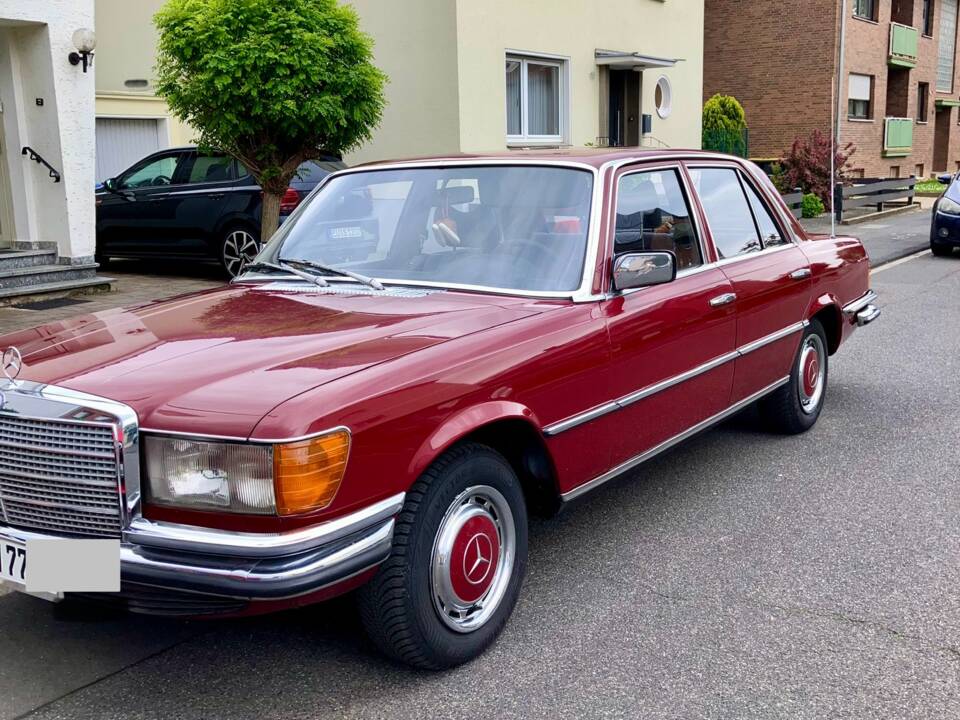 Image 3/15 de Mercedes-Benz 280 SE (1977)
