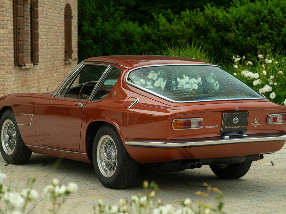 Image 18/50 of Maserati Mistral 3700 (1968)