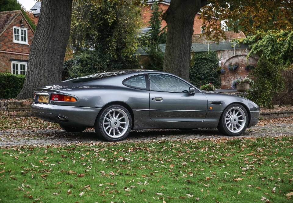 Image 11/34 of Aston Martin DB 7 (1999)