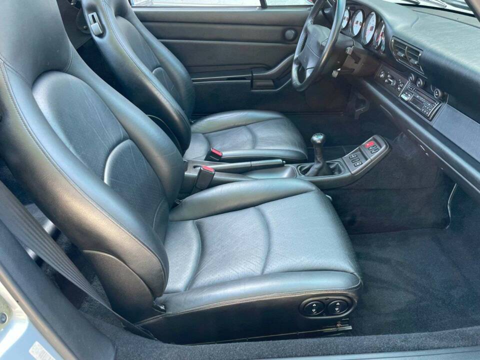 Image 15/19 of Porsche 911 Carrera (1995)