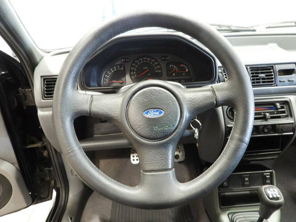 Image 5/10 of Ford Fiesta RS Turbo (1991)
