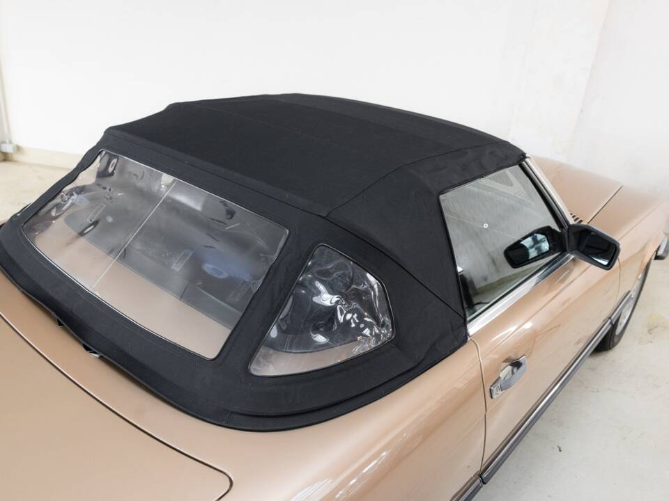 Afbeelding 7/32 van Mercedes-Benz 300 SL (1986)