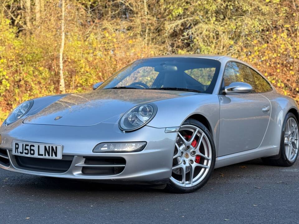 Image 23/25 of Porsche 911 Carrera S (2006)