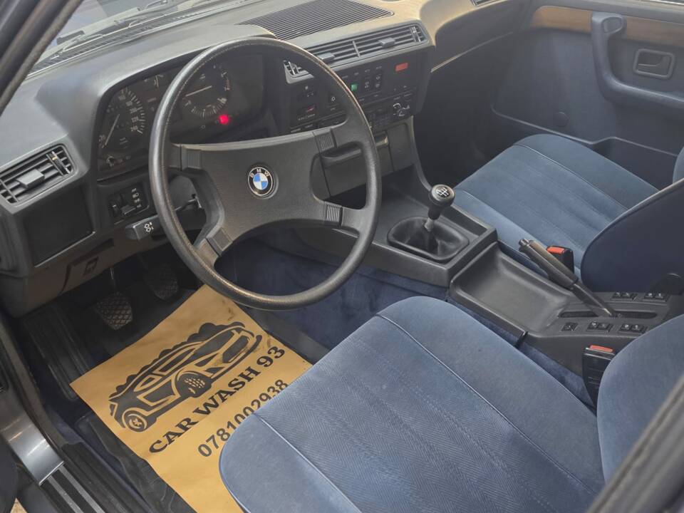 Bild 2/5 von BMW 728i (1983)