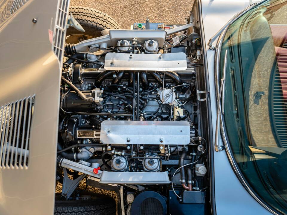 Bild 22/50 von Jaguar E-Type V12 (2+2) (1971)