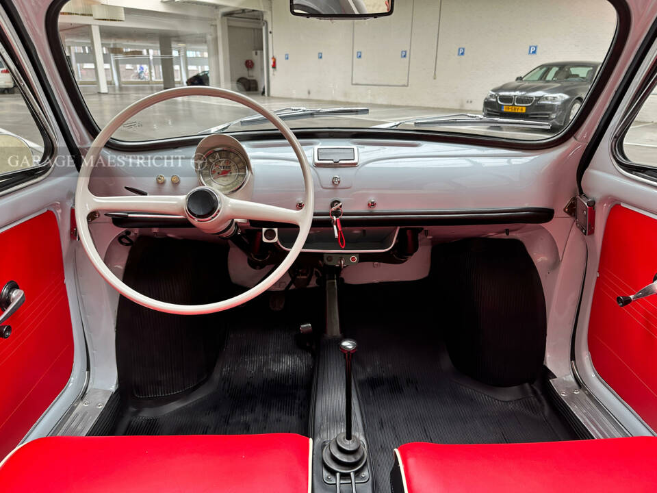 Image 24/102 of FIAT 500 D (1963)