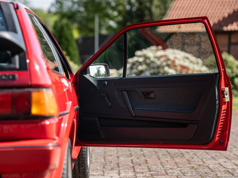 Imagen 39/40 de Volkswagen Scirocco II GT (1990)