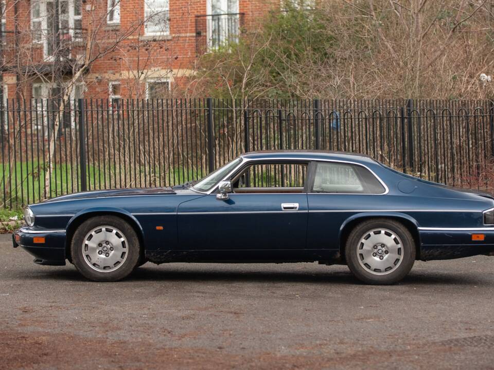 Image 2/50 de Jaguar XJS 4.0 Celebration (1995)