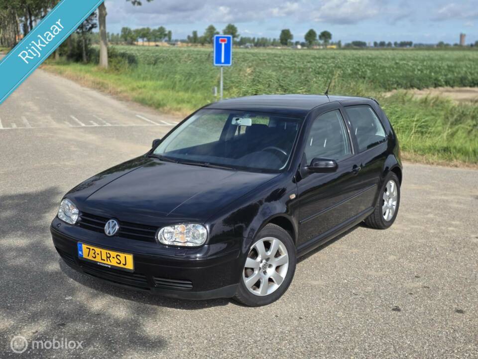 Image 2/42 of Volkswagen Golf IV 1.6 (2003)