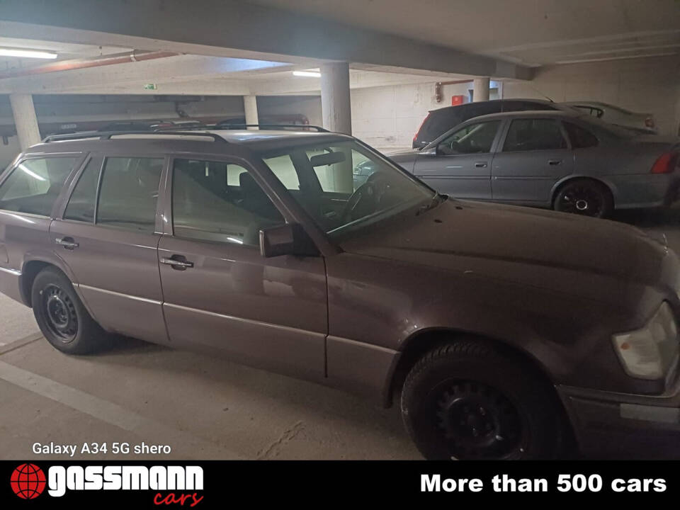 Imagen 4/14 de Mercedes-Benz E 220 T (1994)