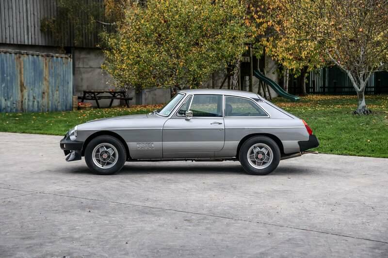 Image 11/26 of MG MGB GT V8 SEC (1981)