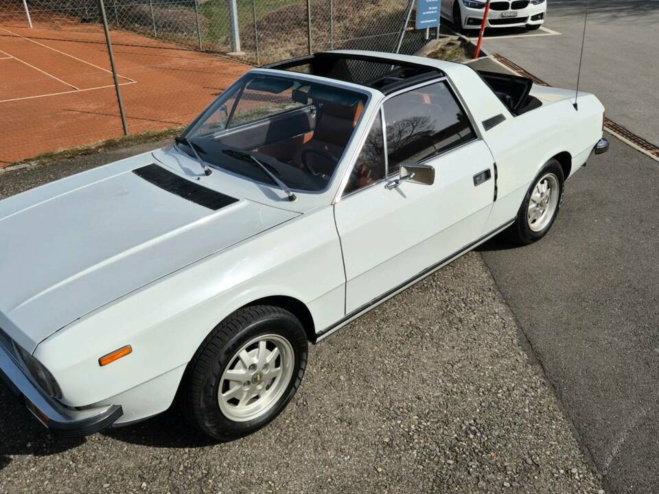 Image 10/66 de Lancia Beta Spider 2000 (1978)