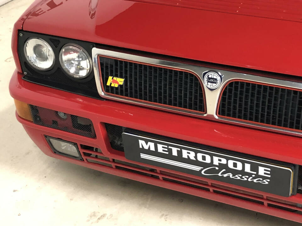Image 18/33 of Lancia Delta HF Integrale Evoluzione I (1992)