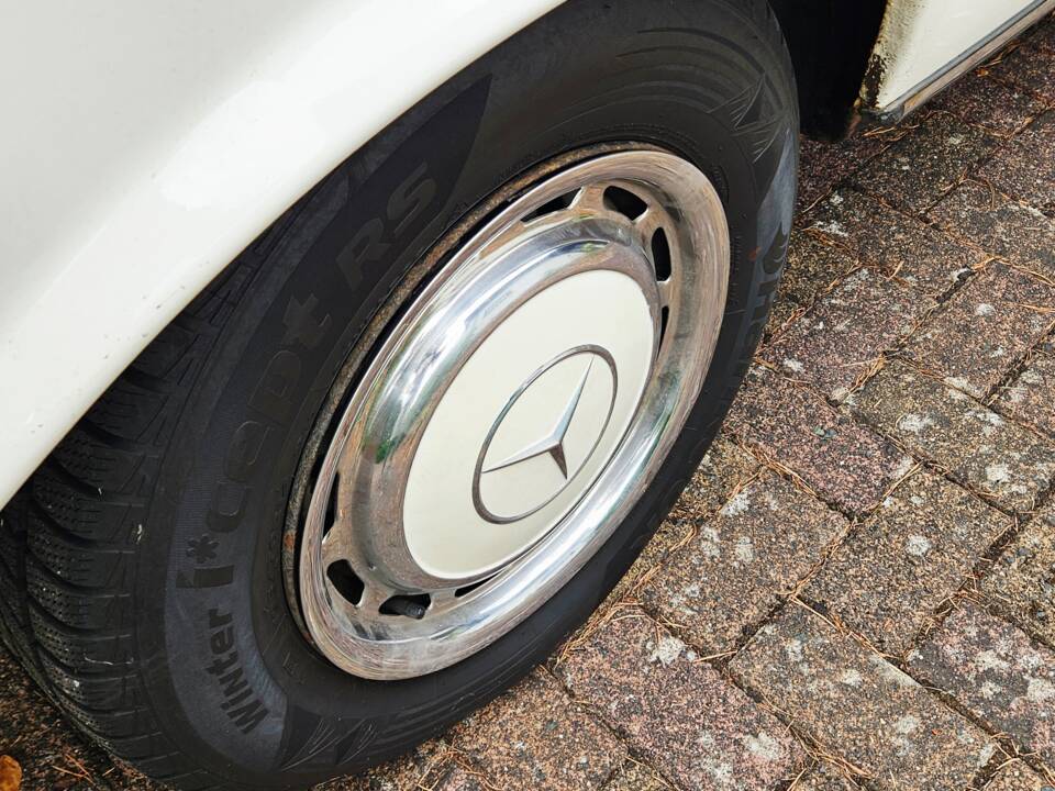 Immagine 15/16 di Mercedes-Benz 280 CE (1977)