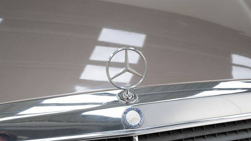 Bild 12/15 von Mercedes-Benz 230 CE (1988)