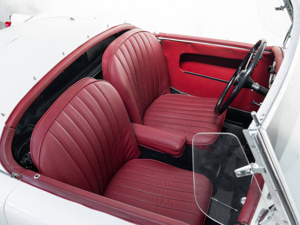 Image 14/28 of MG MGA 1600 (1960)