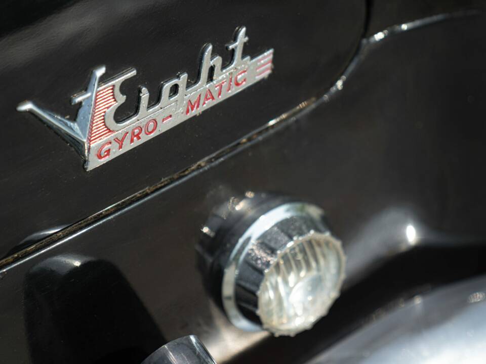 Image 17/50 of Dodge Coronet "Red Ram" (1953)