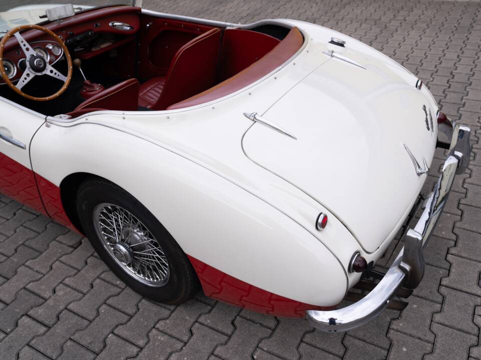 Image 15/72 de Austin-Healey 3000 Mk II (BJ7) (1962)