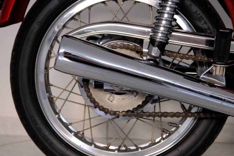Immagine 11/96 di Ducati 750 GT (1974)