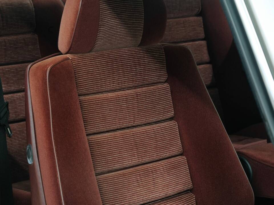 Bild 37/50 von Mercedes-Benz 560 SEC (1986)