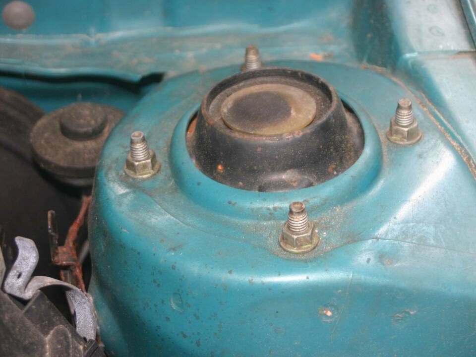 Image 46/51 of Toyota Paseo (1996)