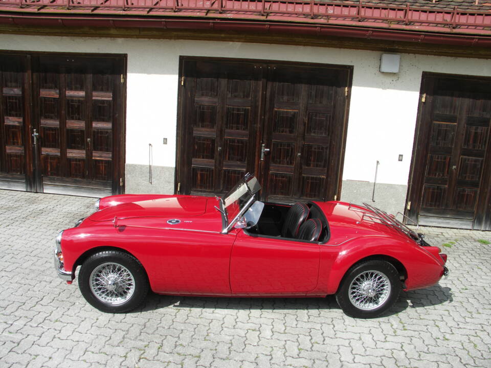 Image 4/31 of MG MGA 1600 (1959)