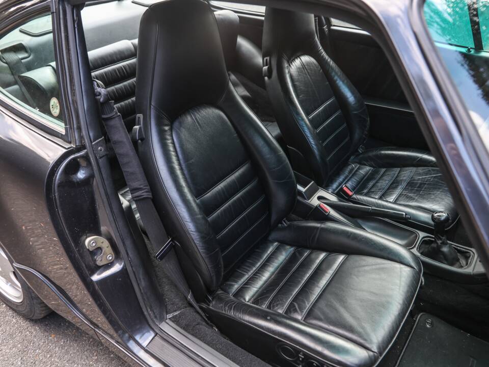 Bild 24/41 von Porsche 911 Carrera 2 (1990)