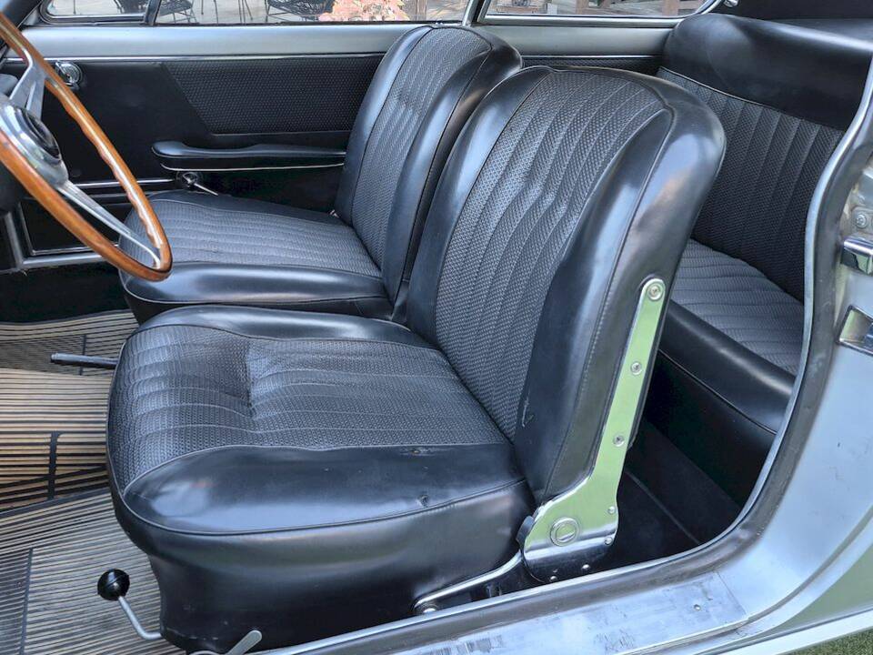 Image 24/54 de FIAT 1300 Vignale (1965)