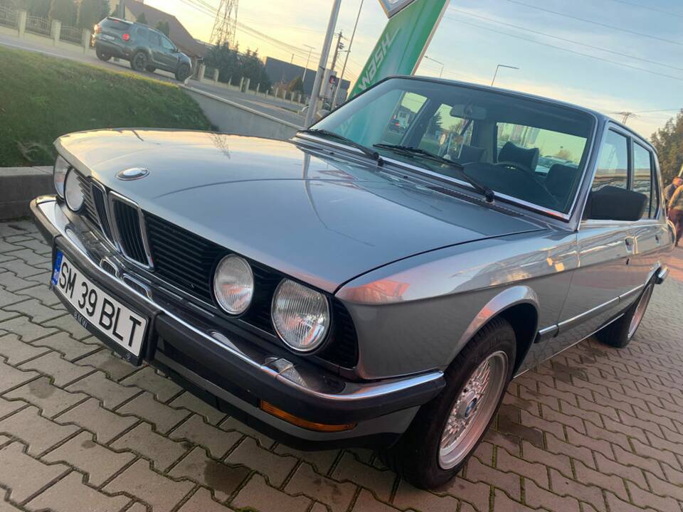 Imagen 7/8 de BMW 518i (1985)