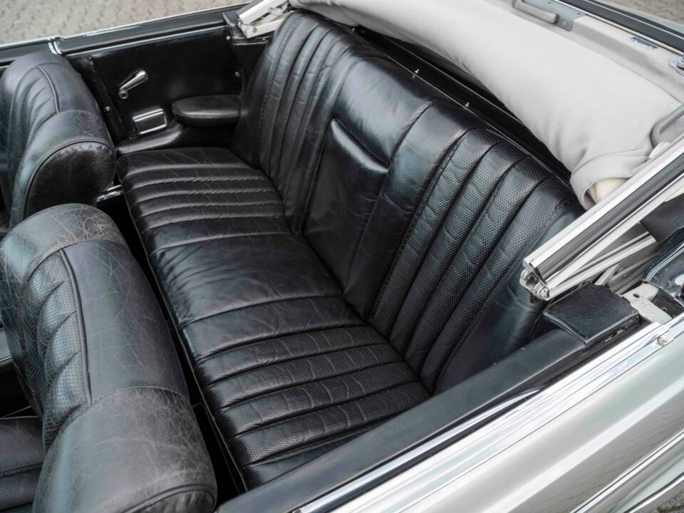 Imagen 15/30 de Mercedes-Benz 280 SE 3,5 (1969)