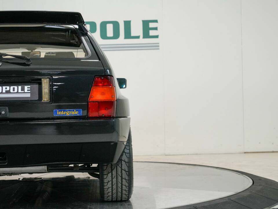Bild 34/48 von Lancia Delta HF Integrale Evoluzione I (1992)