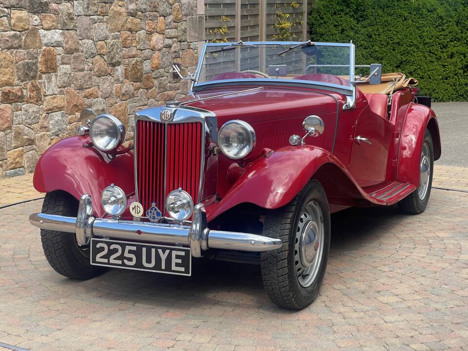 Image 1/12 of MG TD Midget (1950)