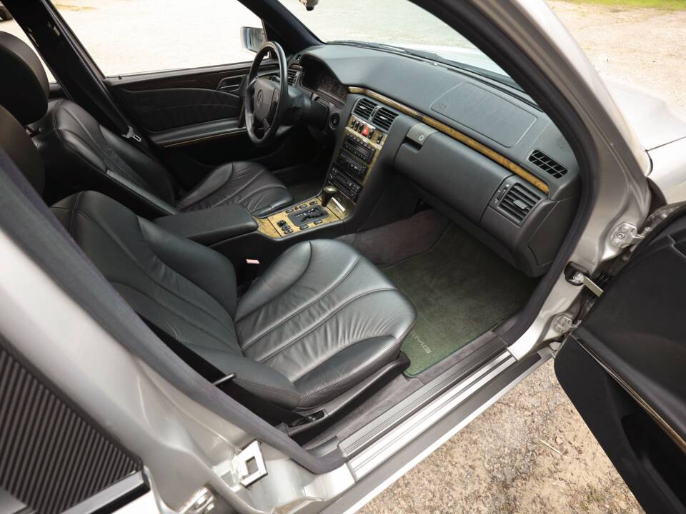 Image 20/98 de Mercedes-Benz E 50 AMG (1996)