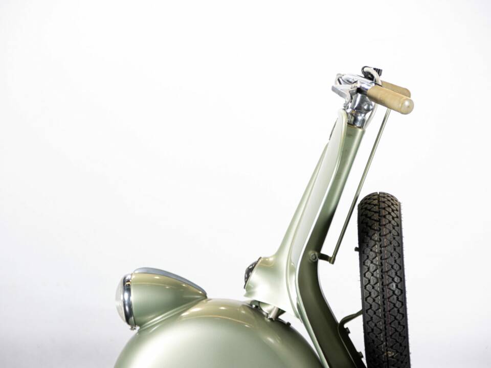 Immagine 27/50 di Piaggio Vespa 125 (1950)
