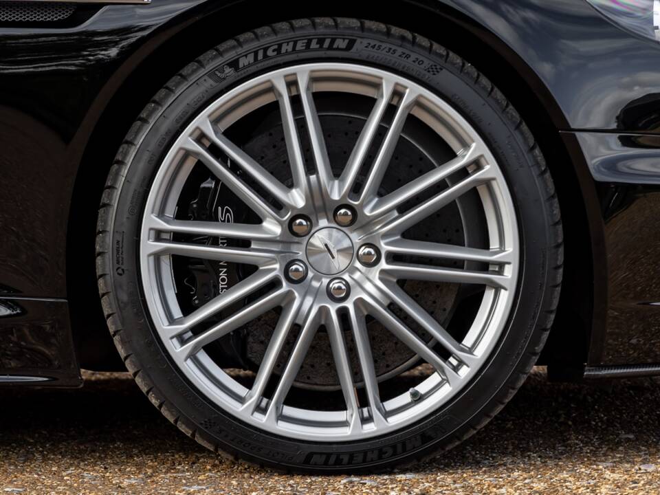 Image 6/77 of Aston Martin DBS (2009)