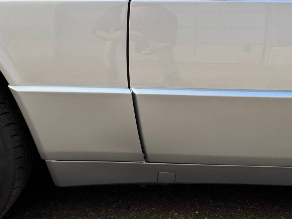 Bild 23/41 von Mercedes-Benz 190 E 2.0 (1992)