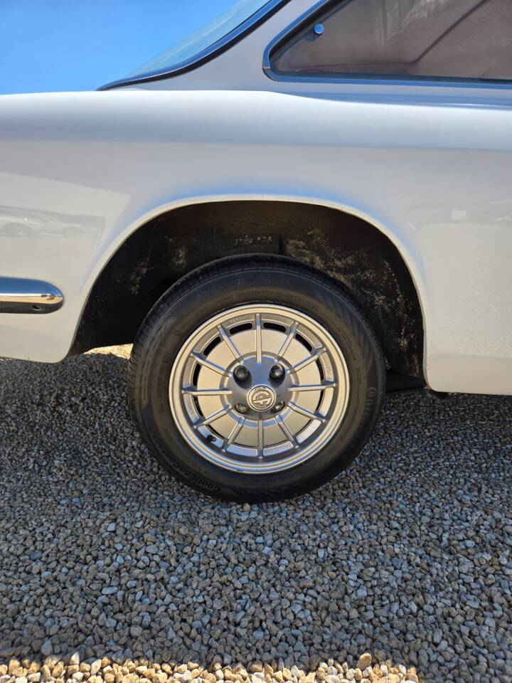 Image 12/84 of Alfa Romeo Giulia GT 1300 Junior (1968)