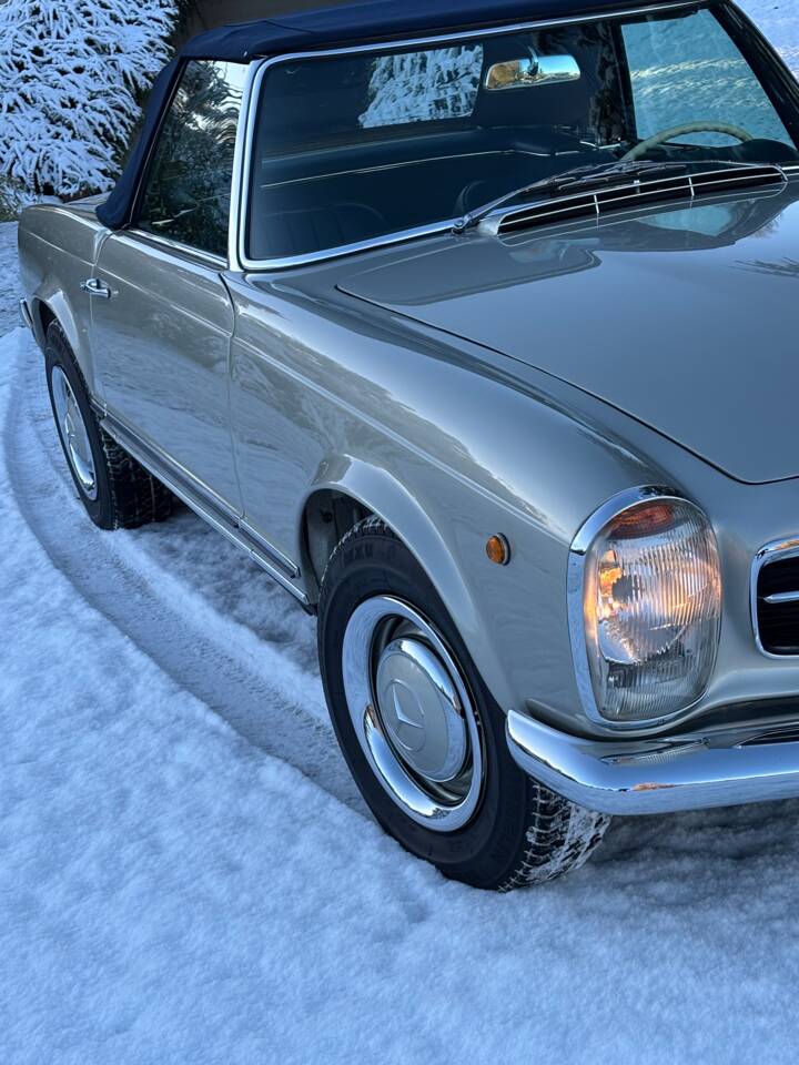 Bild 8/22 von Mercedes-Benz 230 SL (1965)