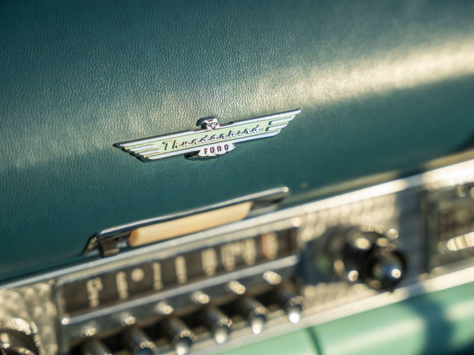 Image 17/25 de Ford Thunderbird (1955)