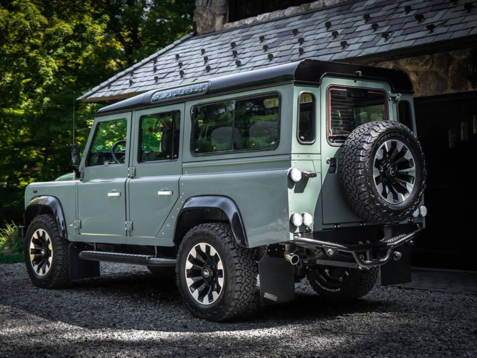 Image 2/67 of Land Rover Defender 110 Turbo Diesel (1999)
